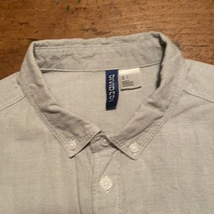 Men’s H&M short sleeve shirt. Size S.